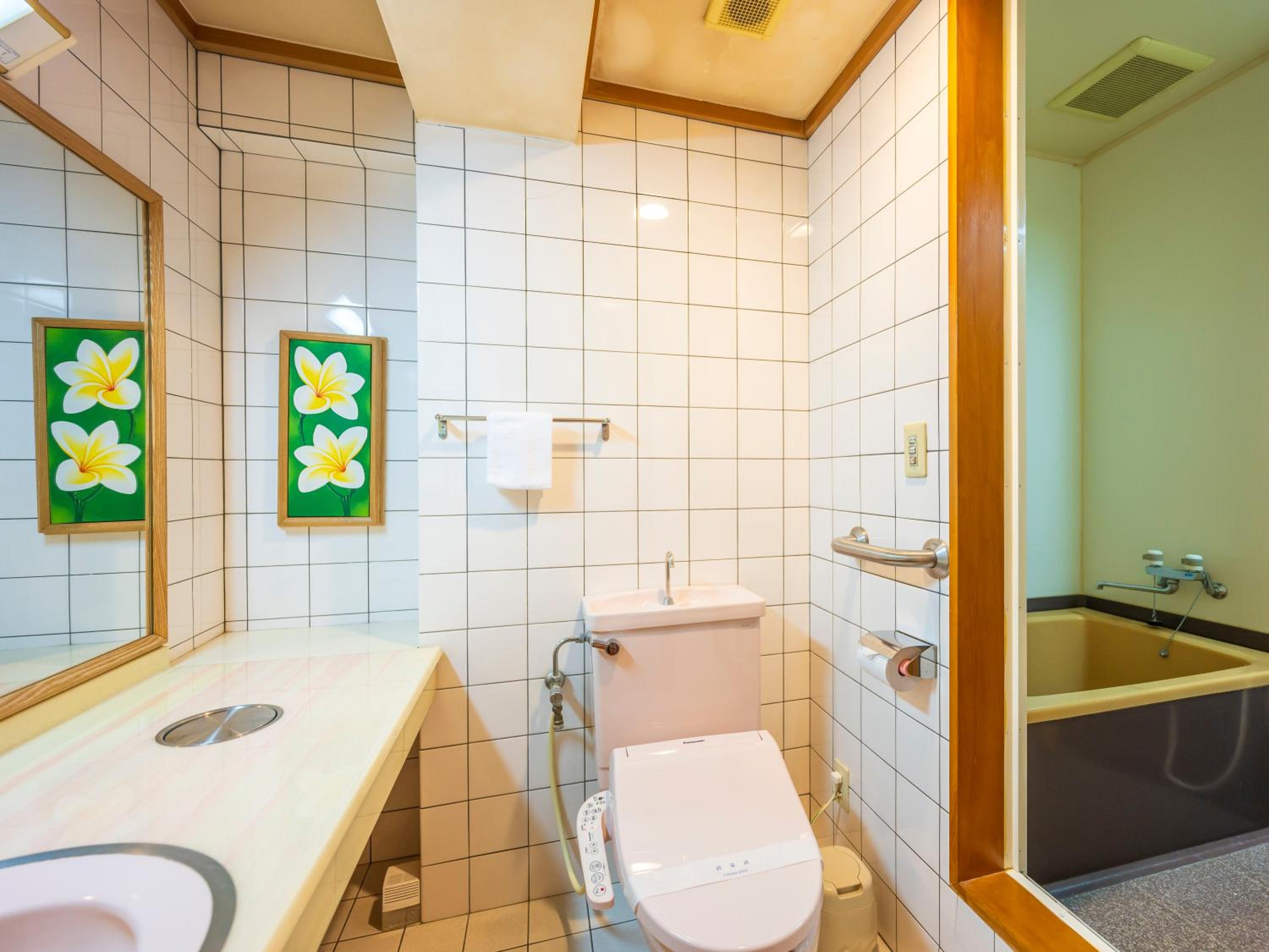 Suite, Ocean View, Outdoor View, Bathtub