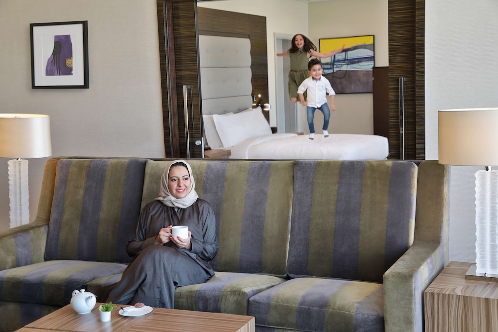 فندق هيلتون الرياض والشقق الفندقيه(Hilton Riyadh Hotel & Residences) 48/82