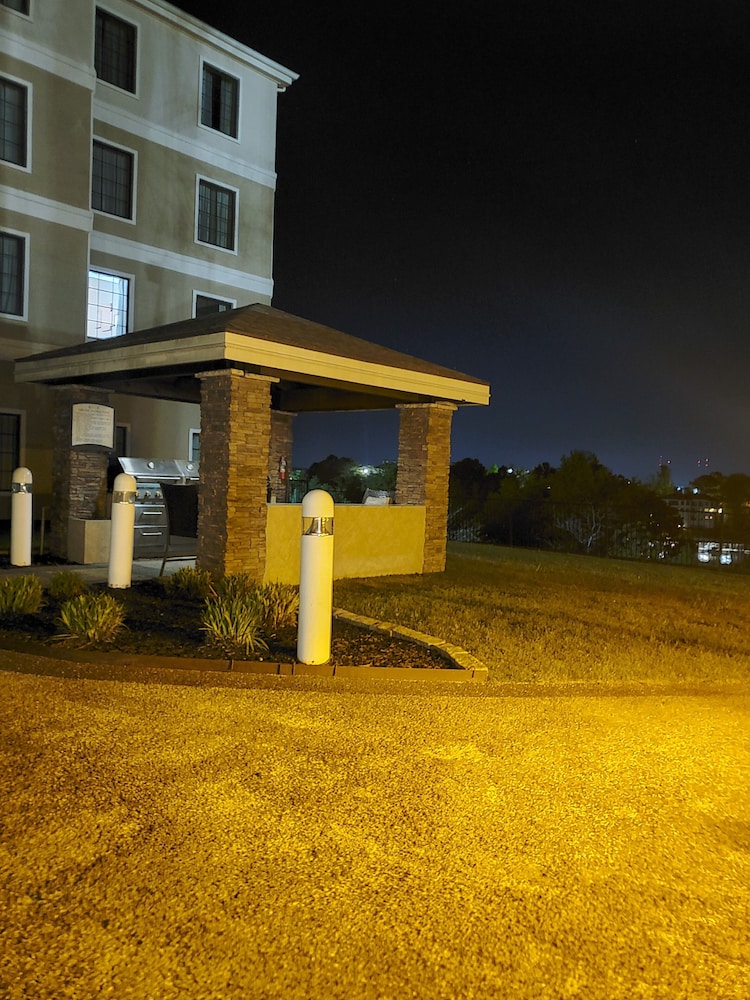 Staybridge Suites Hot Springs 1/53