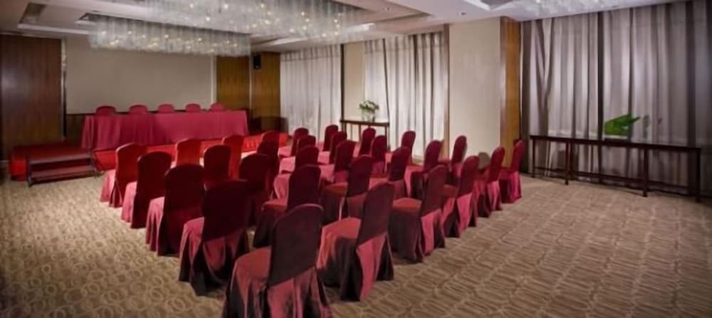 Shuguang International Hotel Huaian 16/17