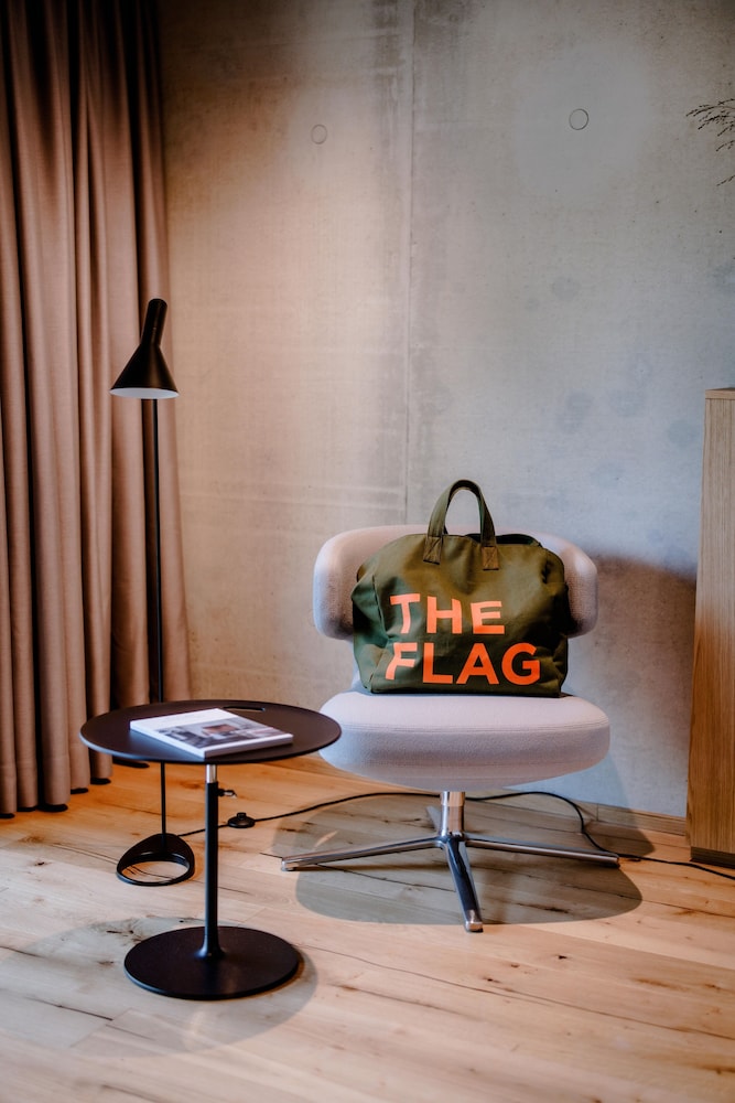THE FLAG West M 35/45