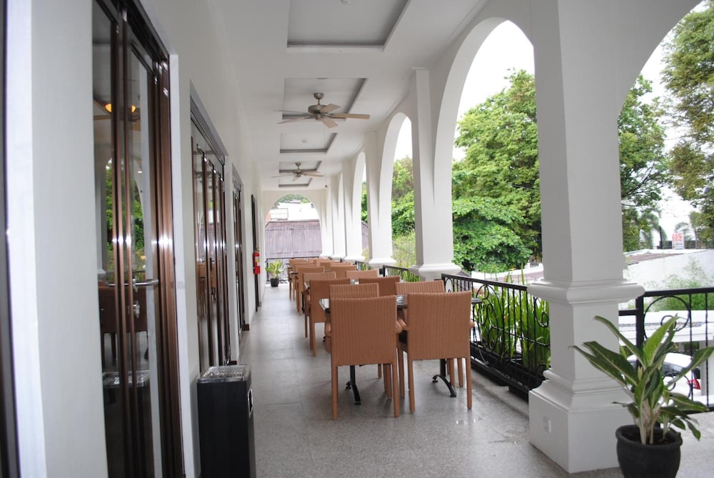 Casa de Wanea Hotel and Resto 22/35