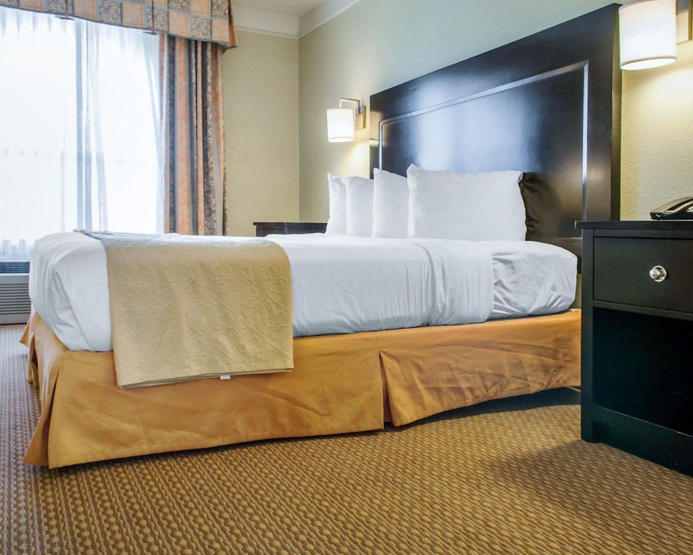 Quality Inn and Suites Gallup I-40 Exit 20 24/32