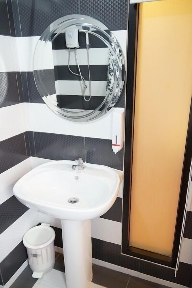 Ma Non Nont Hotel & Apartment 59/61