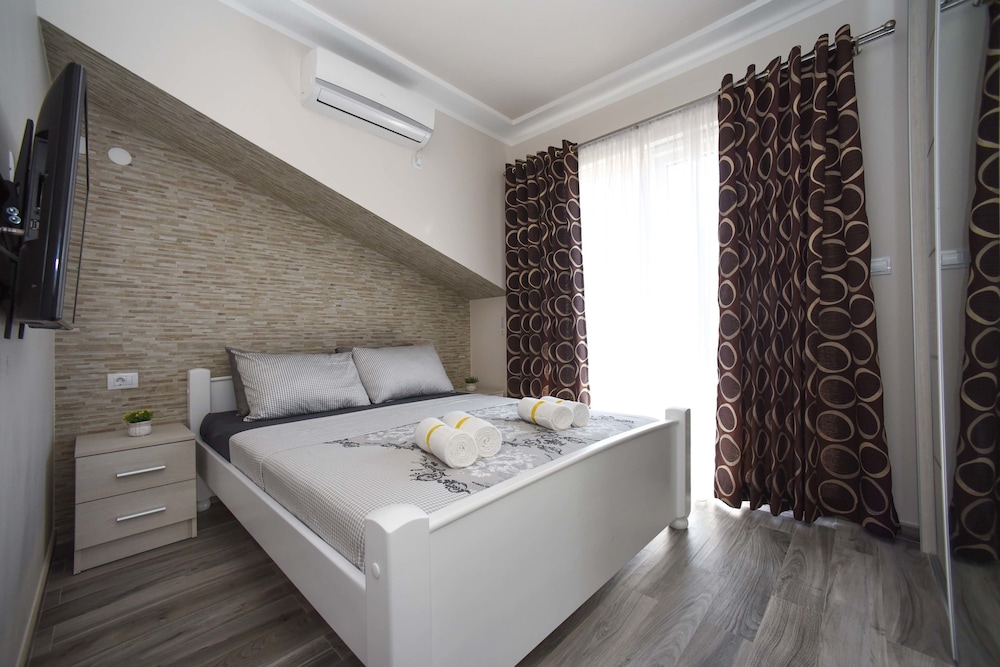 D D Apartments Tivat 7/18