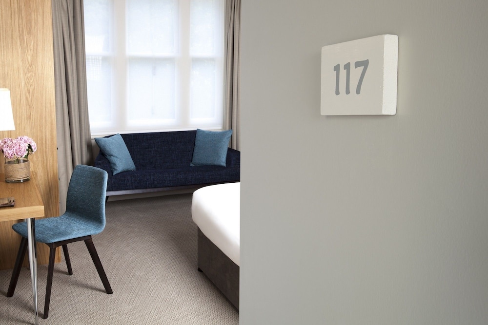The Orchid Hotel 24/51