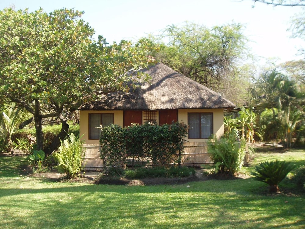 Nkhudzi Lodge 34/50