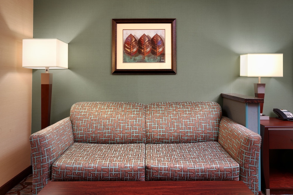 Holiday Inn Express Hotel And Suites Butte 31/46