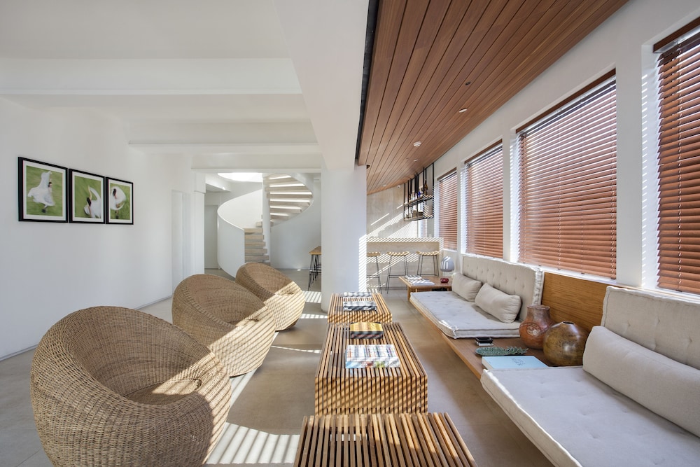 Janeiro Hotel(ex Marina All Suites) 46/68