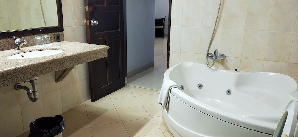 Town House Bukit Damai Indah Hotel and Residence 45/49