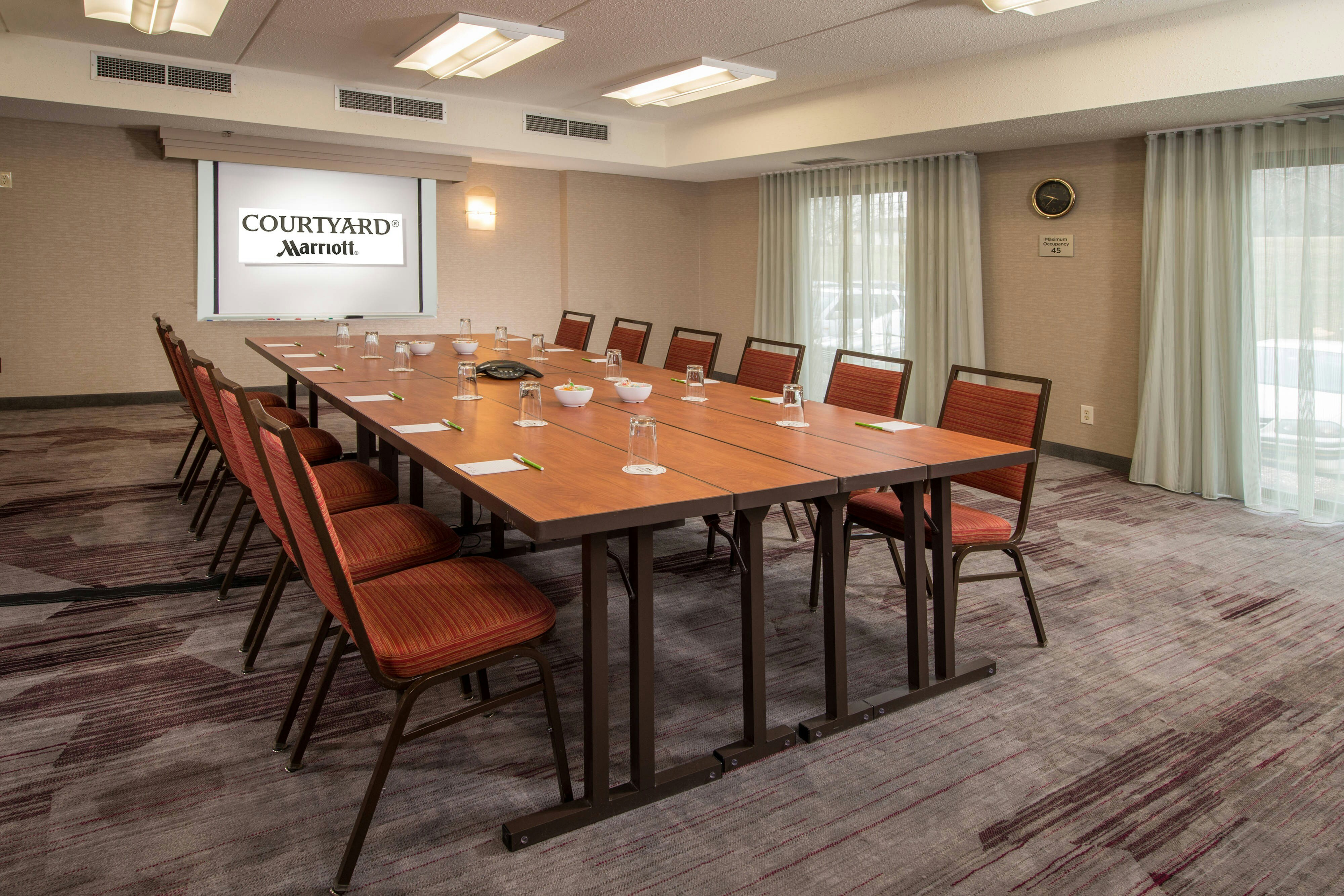 Courtyard by Marriott Baltimore BWI Airport 33/44
