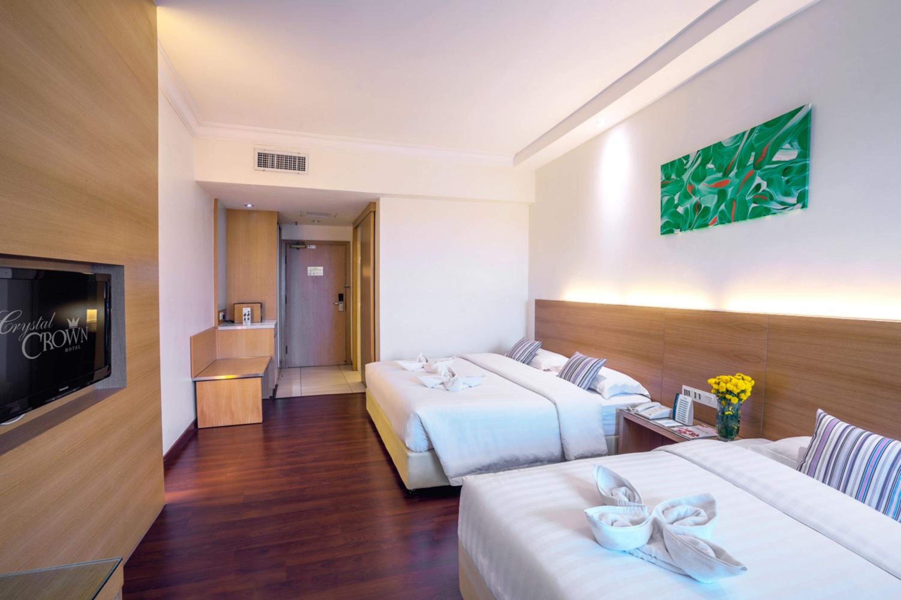 Deluxe, Crown Floor