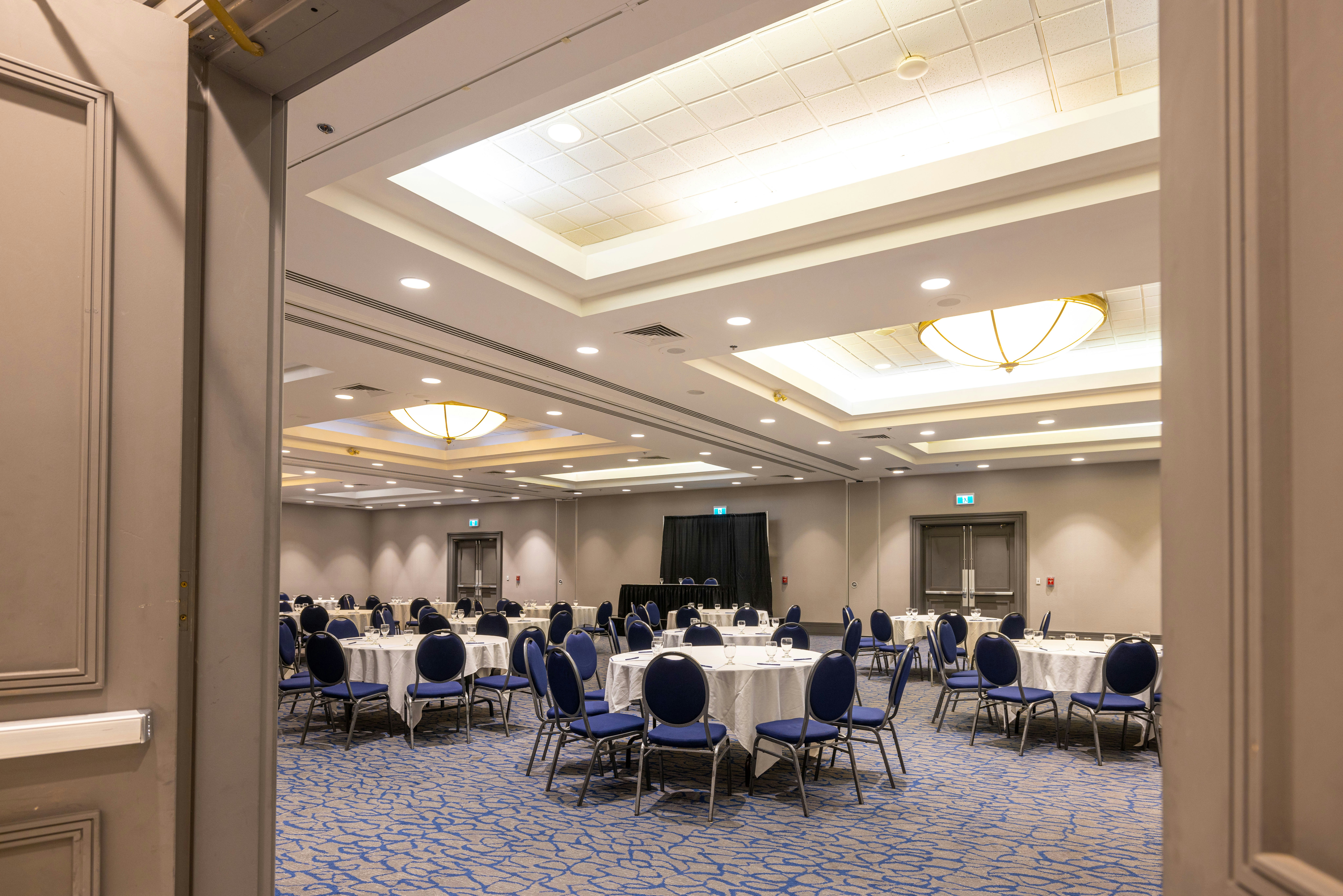 DoubleTree by Hilton Calgary North 32/33