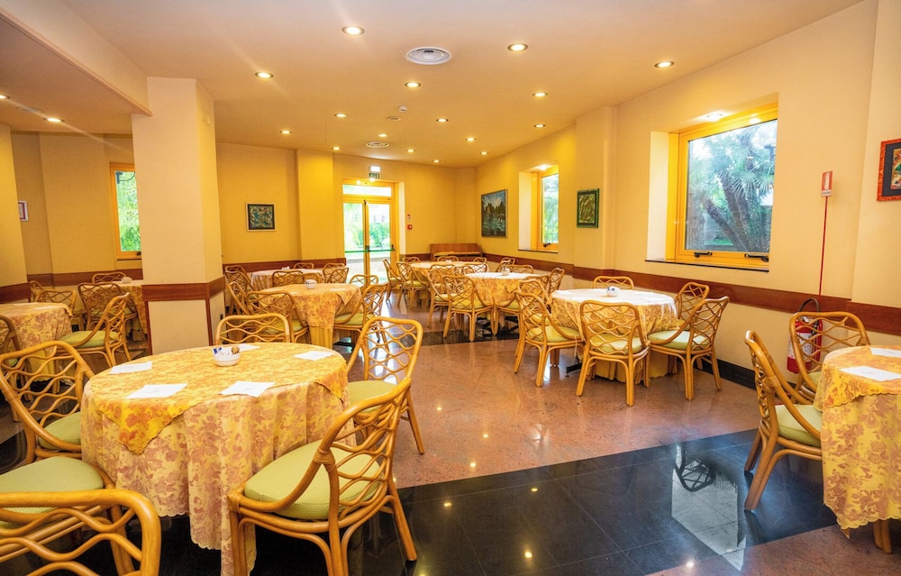 Hotel Tivoli 48/66