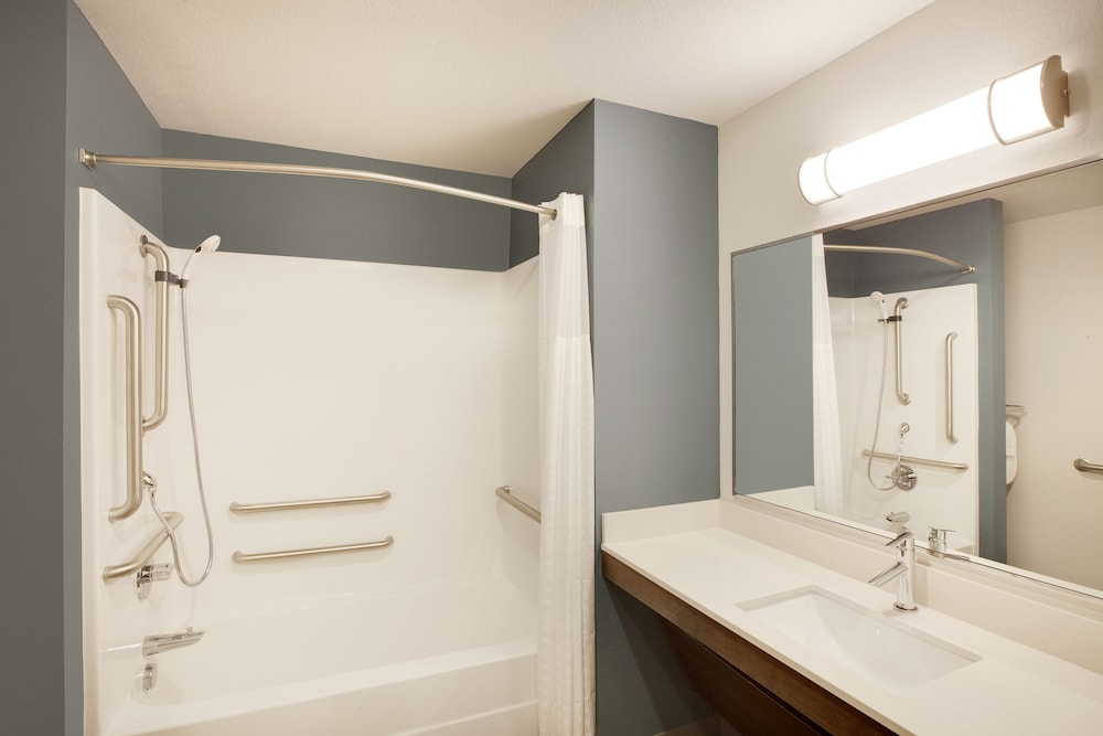 WoodSpring Suites Houston Northwest 26/27
