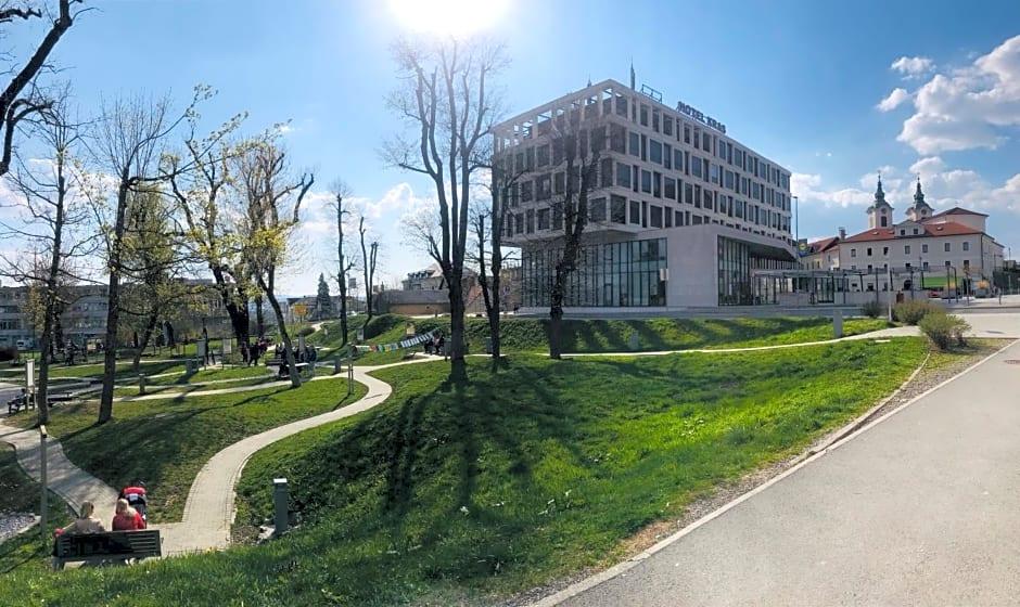 Hotel Kras 56/61