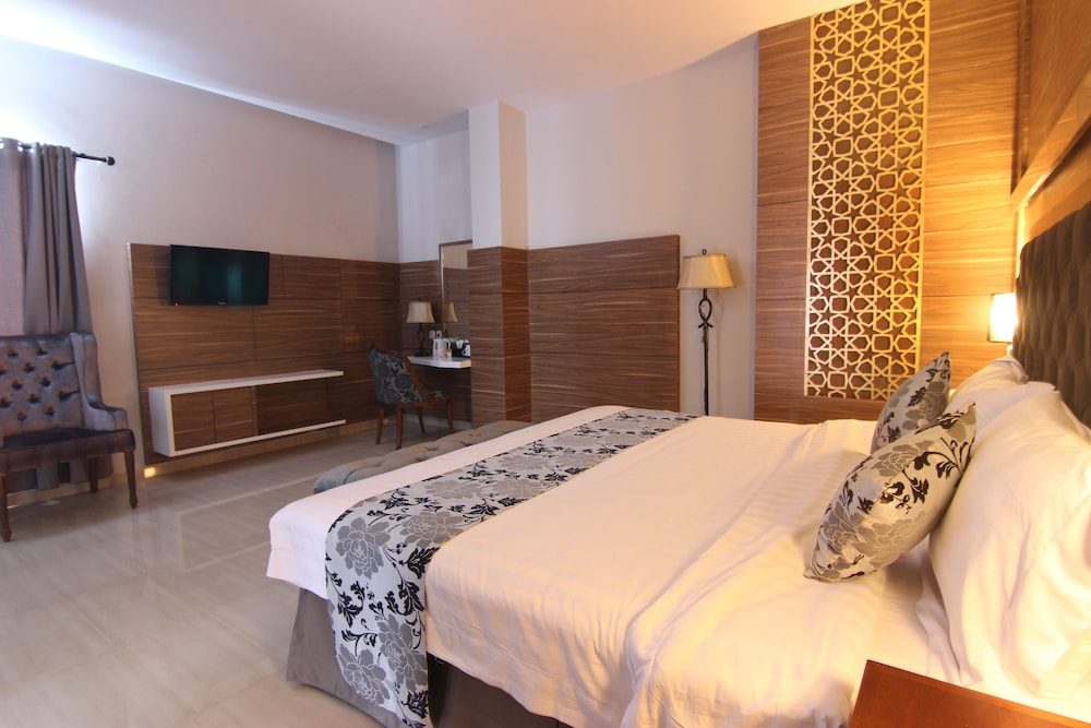 GRAND AMIRA HOTEL 17/63
