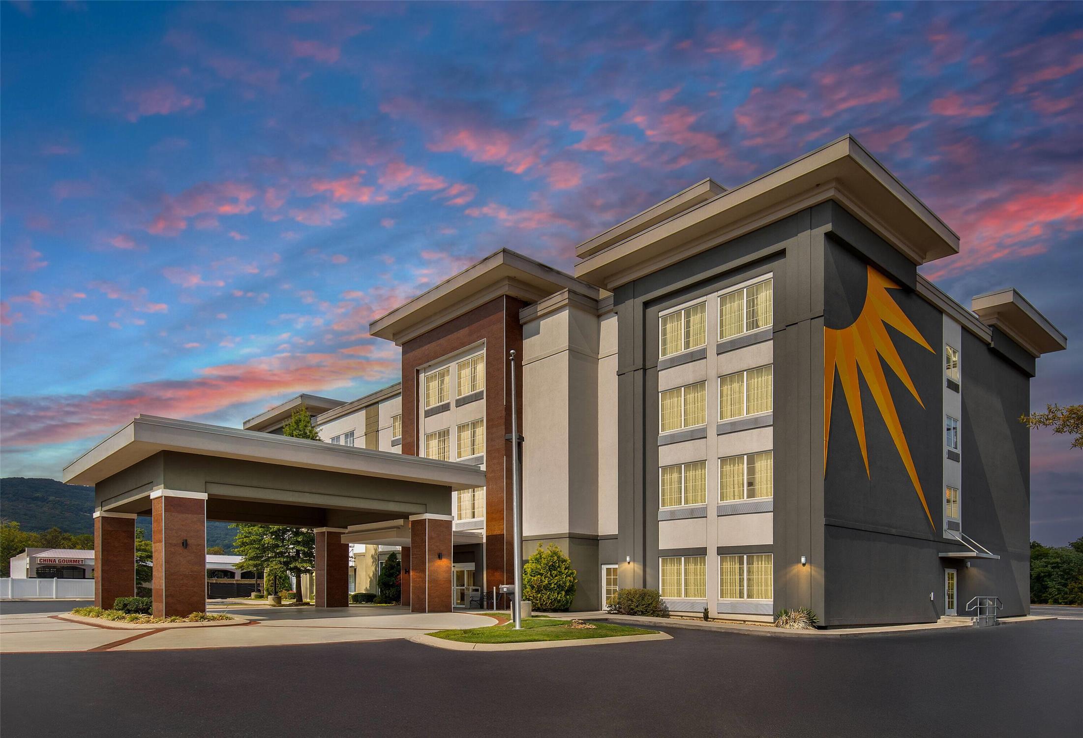 La Quinta Inn & Suites by Wyndham Chattanooga - Lookout Mtn 1/41