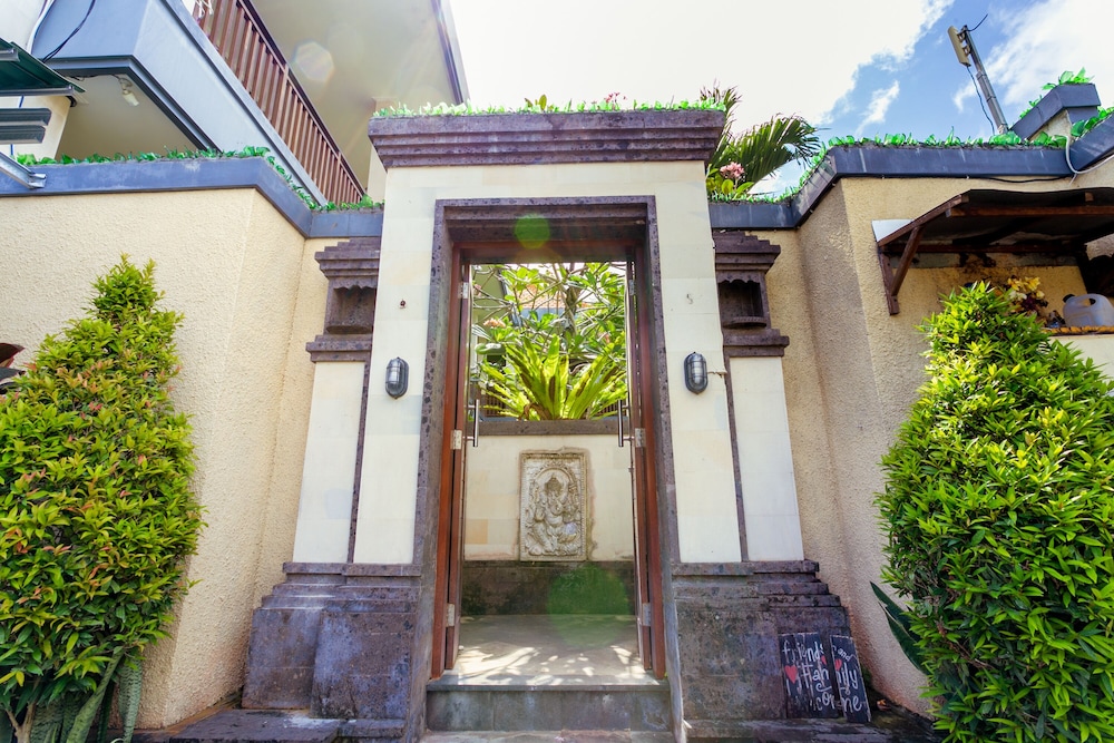 Sakura Guest House 2/50