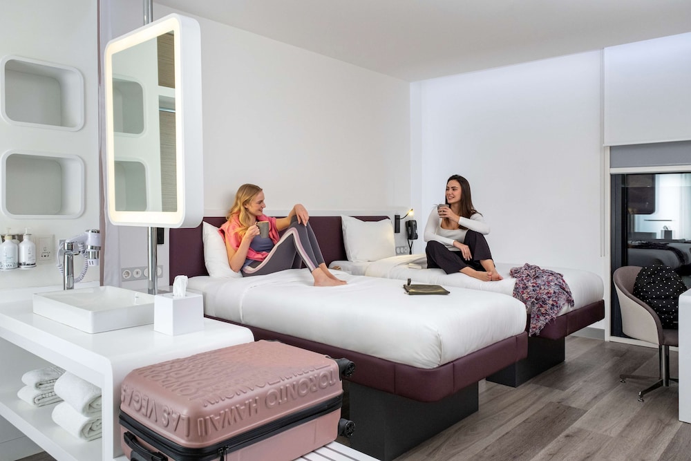 YOTELAIR Istanbul Airport AIRSIDE 34/63