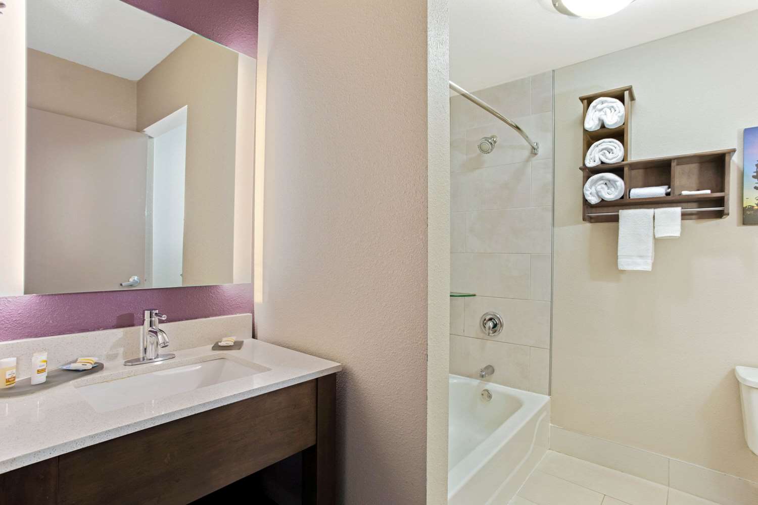 La Quinta Inn & Suites by Wyndham Hopkinsville 37/41