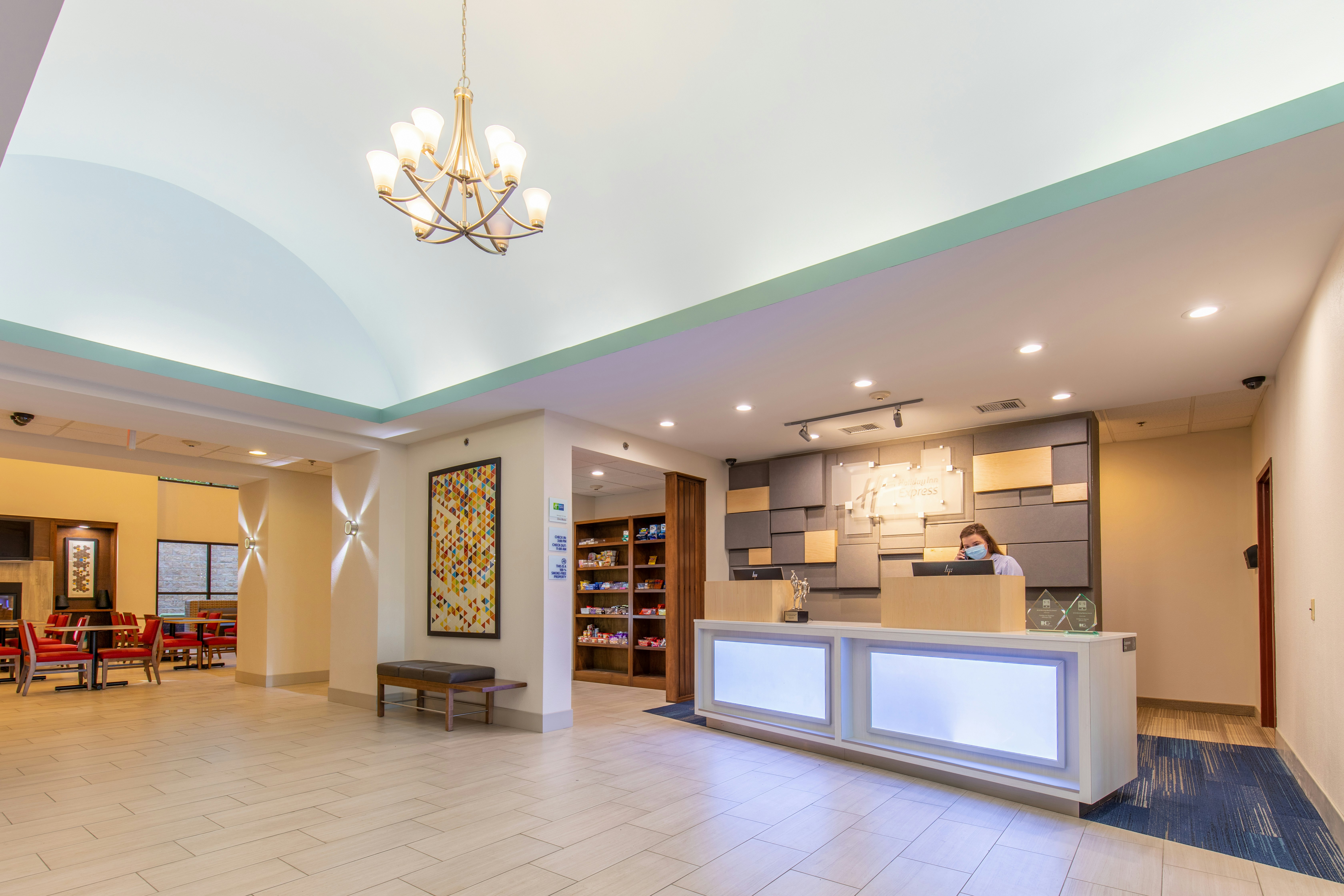 Holiday Inn Express Johnson City 7/48