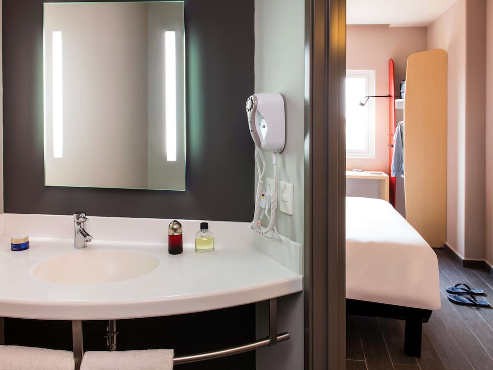 Ibis Mazatlan Marina 44/44