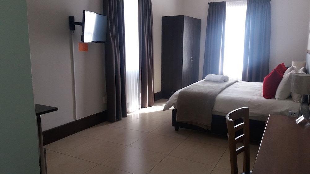 Clanwilliam Hotel by Country Hotels 14/28