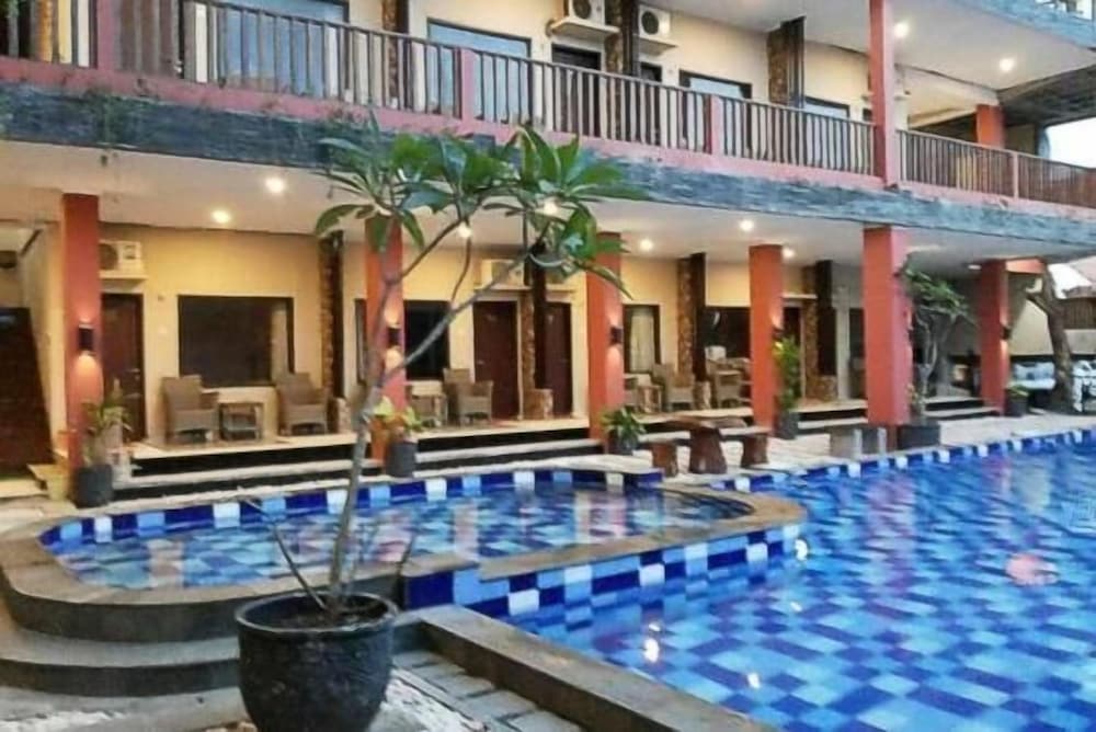 Holiday Beach Inn 8/15