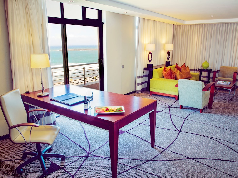 Premier Hotel East London ICC 49/75