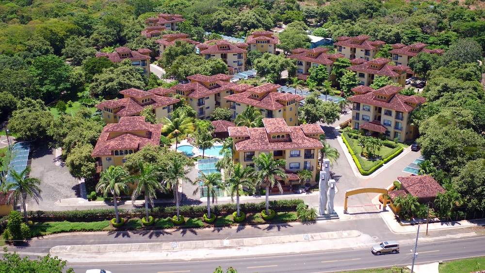 The Oaks Tamarindo Condominiums 52/67