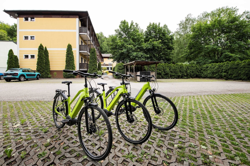 Parkhotel Zur Klause 33/57