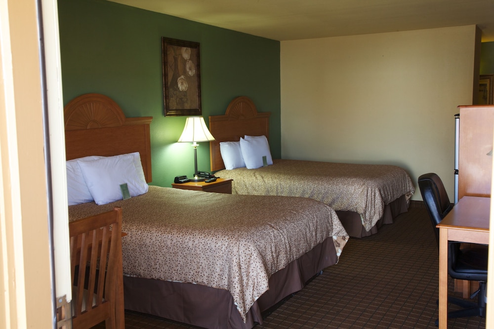 Coach Light Inn Brenham 11/37