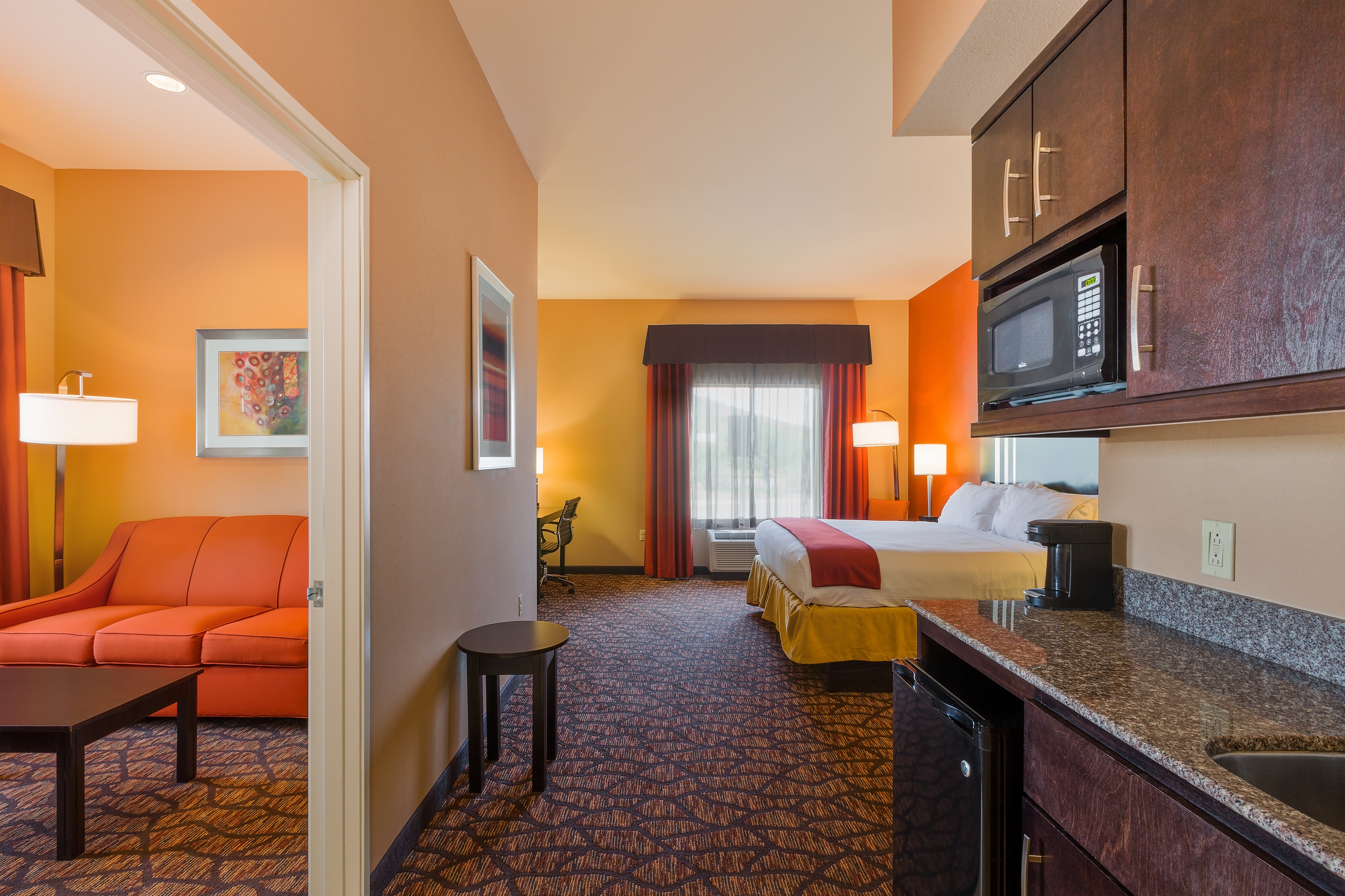 Holiday Inn Express Hotel And Suites Alpine Southeast 53/53