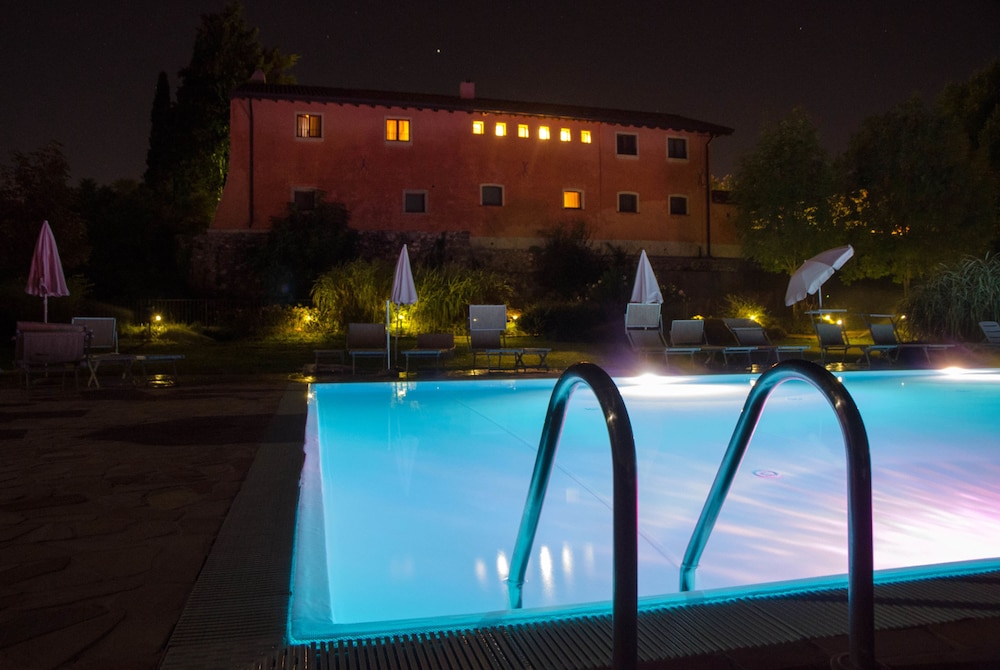 swimming pool spa