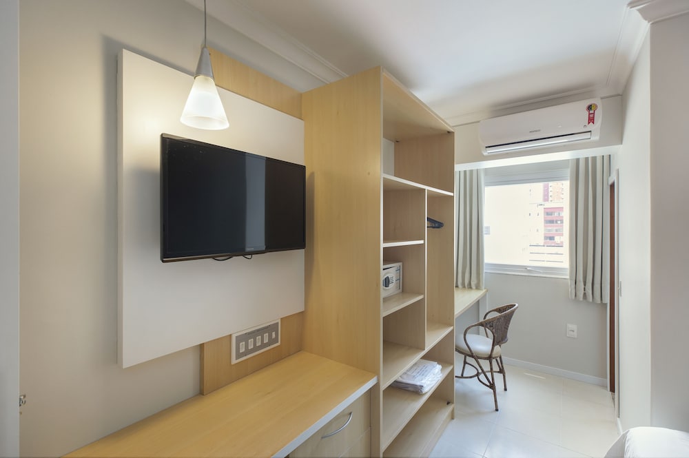 Miramar Hotel 52/70