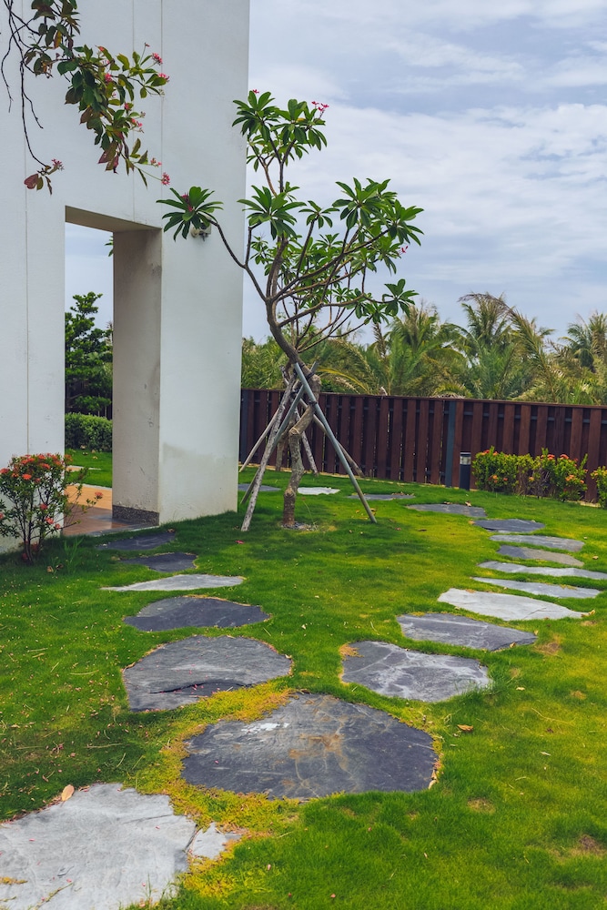 Bay Forest Boutique Hotel 63/72