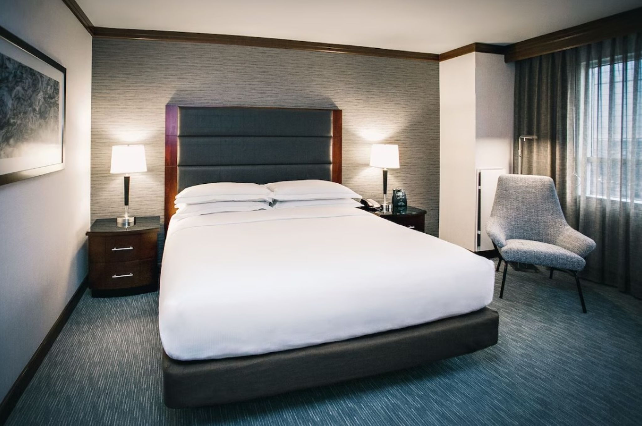 EXECUTIVE, SUITE, KING BED