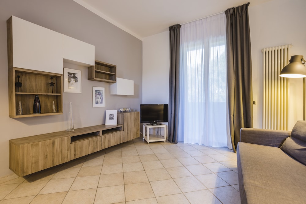 Residence 9 Line 33/50