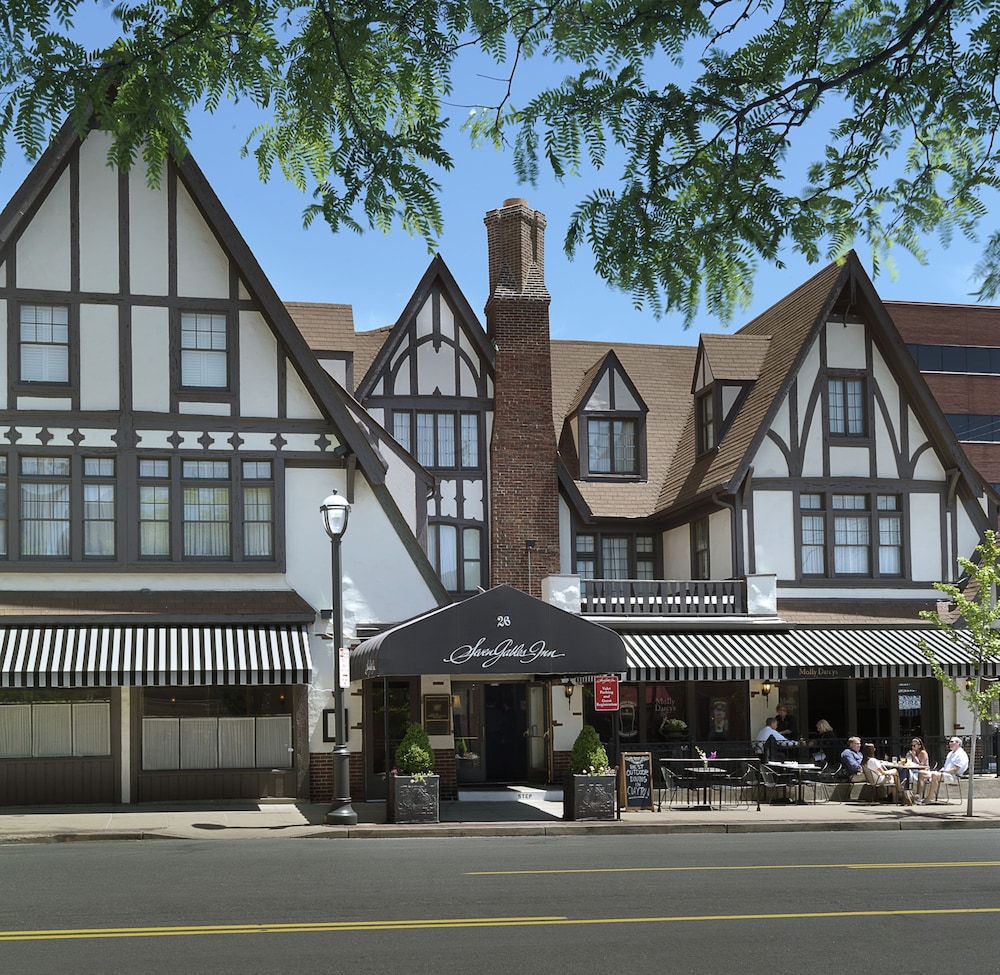 Seven Gables Inn 3/26