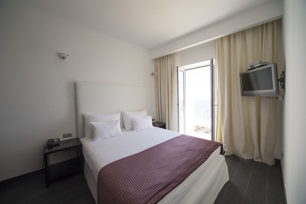 Astoria Budva 7/59