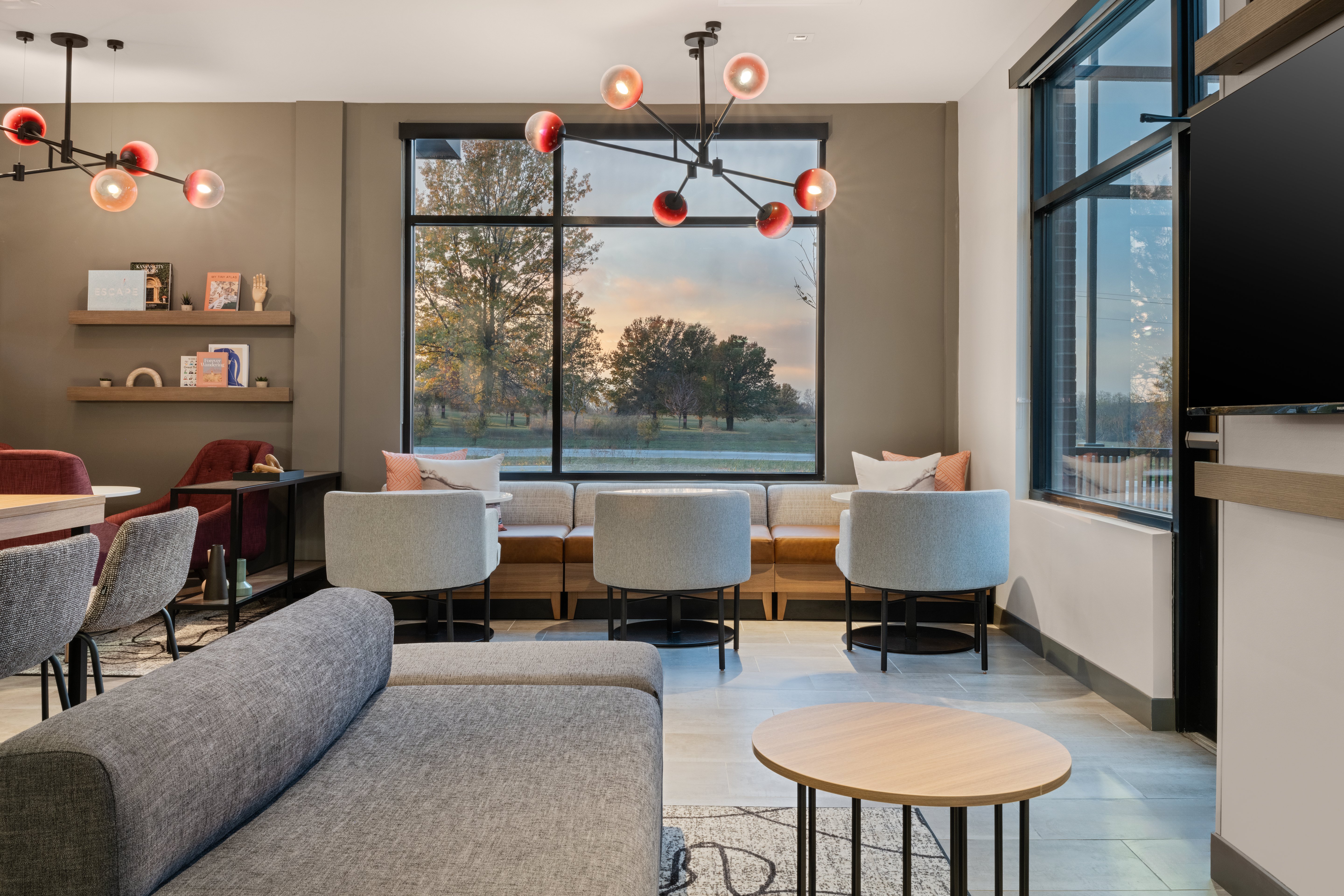 Atwell Suites Kansas City Airport by IHG 12/28