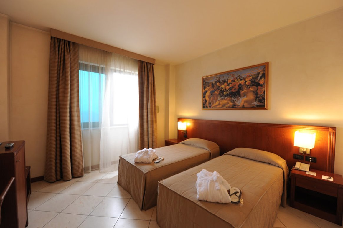Hotel Parisi 17/67