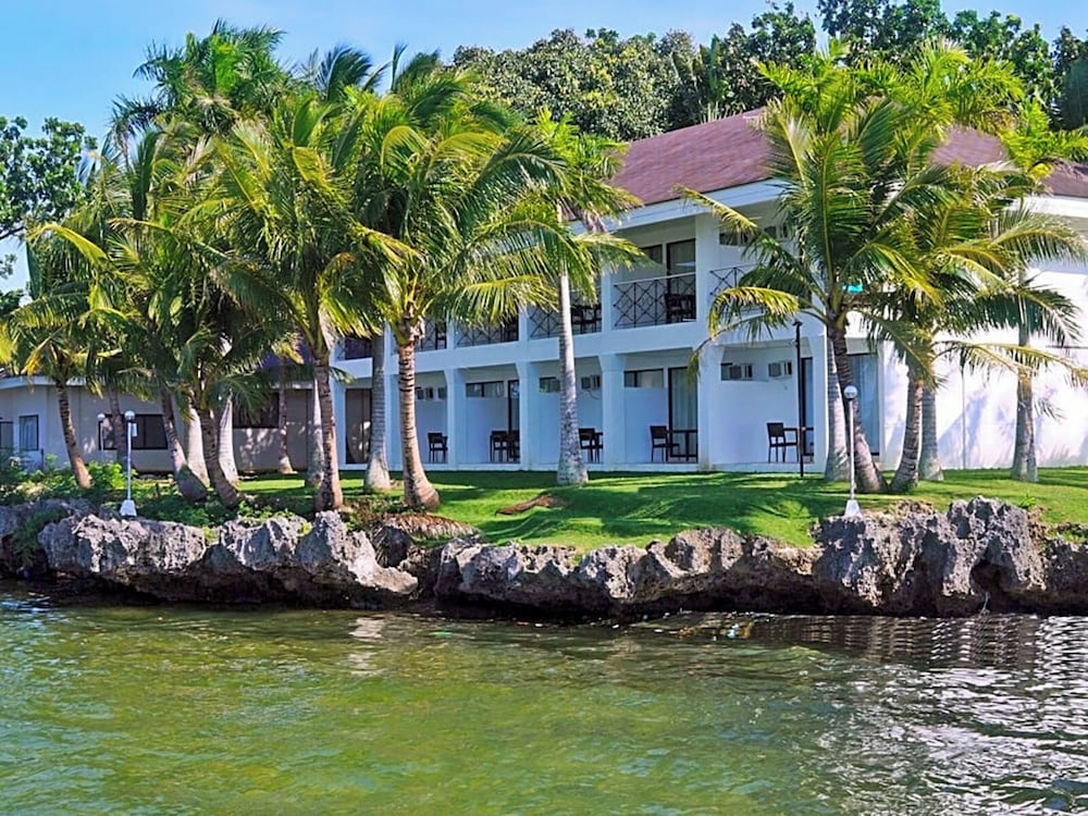 Pacific Cebu Resort International 42/50