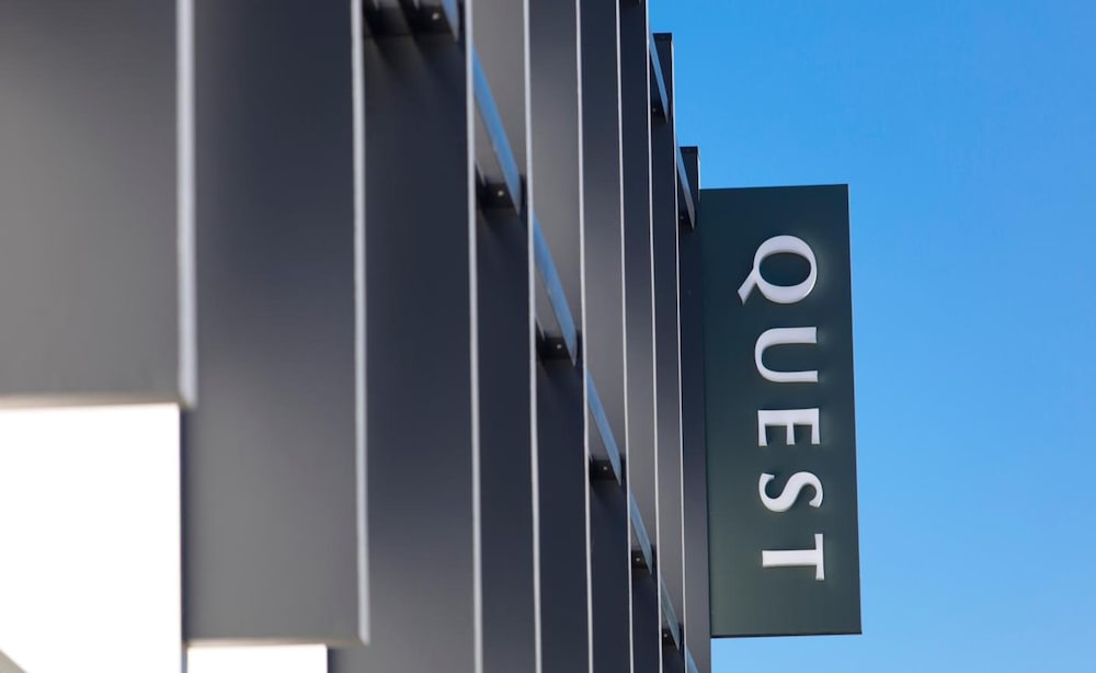 Quest On Manchester 12/28