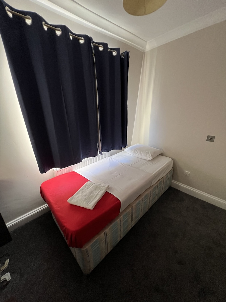 Goodwood Hotel 23/50