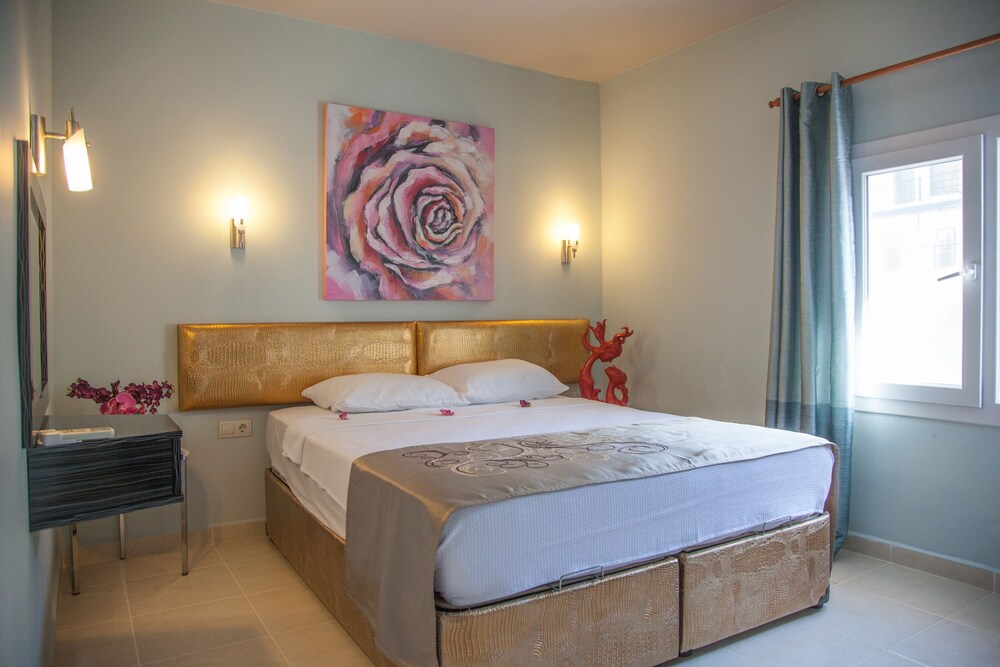 1 BEDROOM, SUITE, SEA VIEW