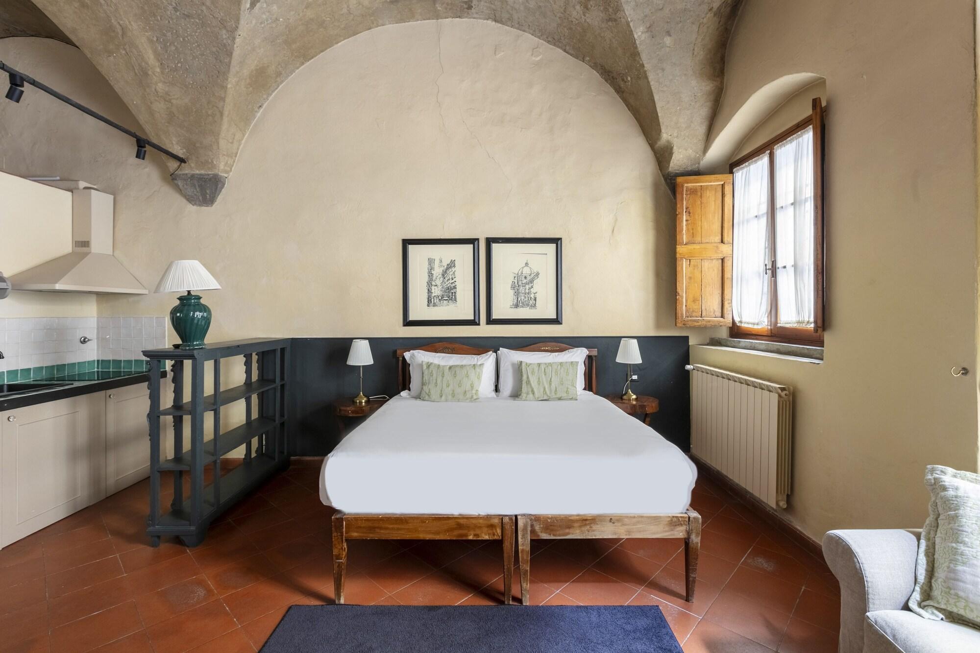 Studio, Kitchenette, Accessible