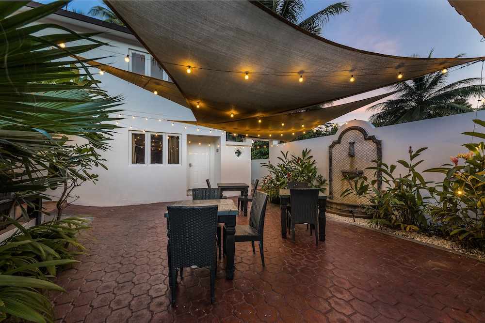 Casa Isleña Inn 30/35
