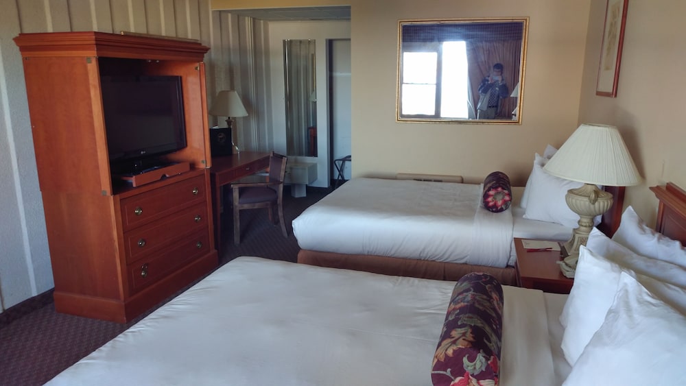 Fort William Henry Hotel and Conference Center 13/67